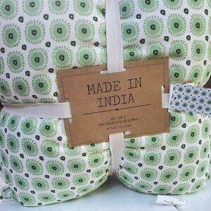 Set of 2 Decorative Green and White Pillows